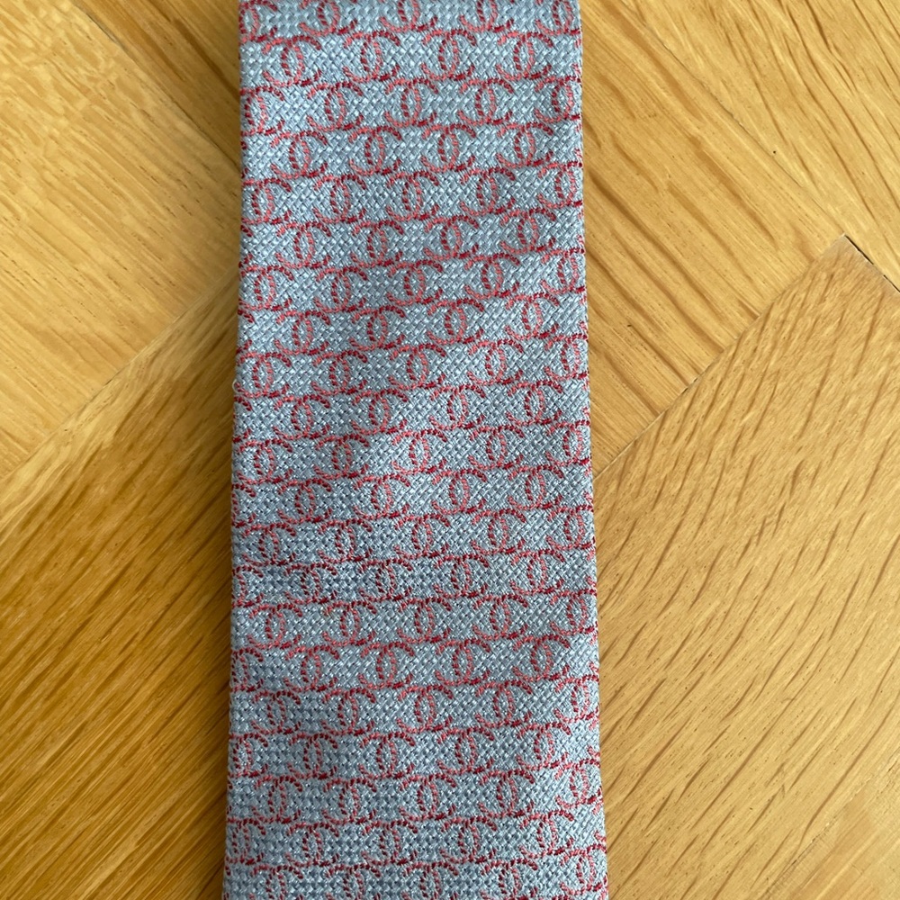 New in Box Chanel Neck Tie Medium Blue & Red Logo - Picture 3 of 4